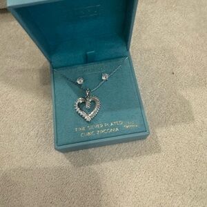 Silver Heart Pendant Necklace with Earrings Set brand new